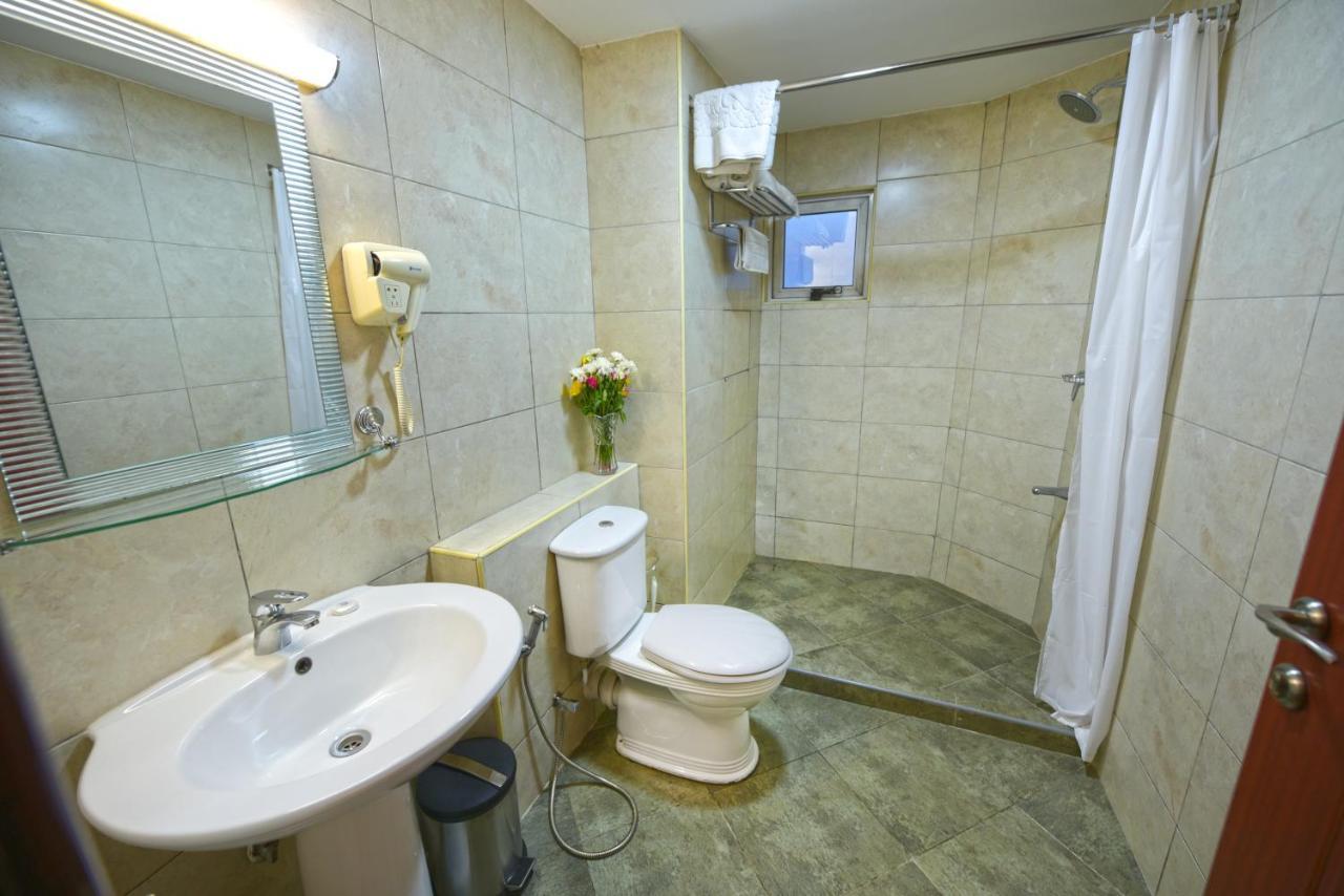 Hotel Sojovalo Kampala Bagian luar foto
