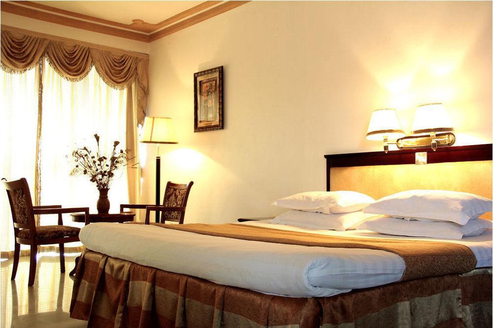 Hotel Sojovalo Kampala Bagian luar foto